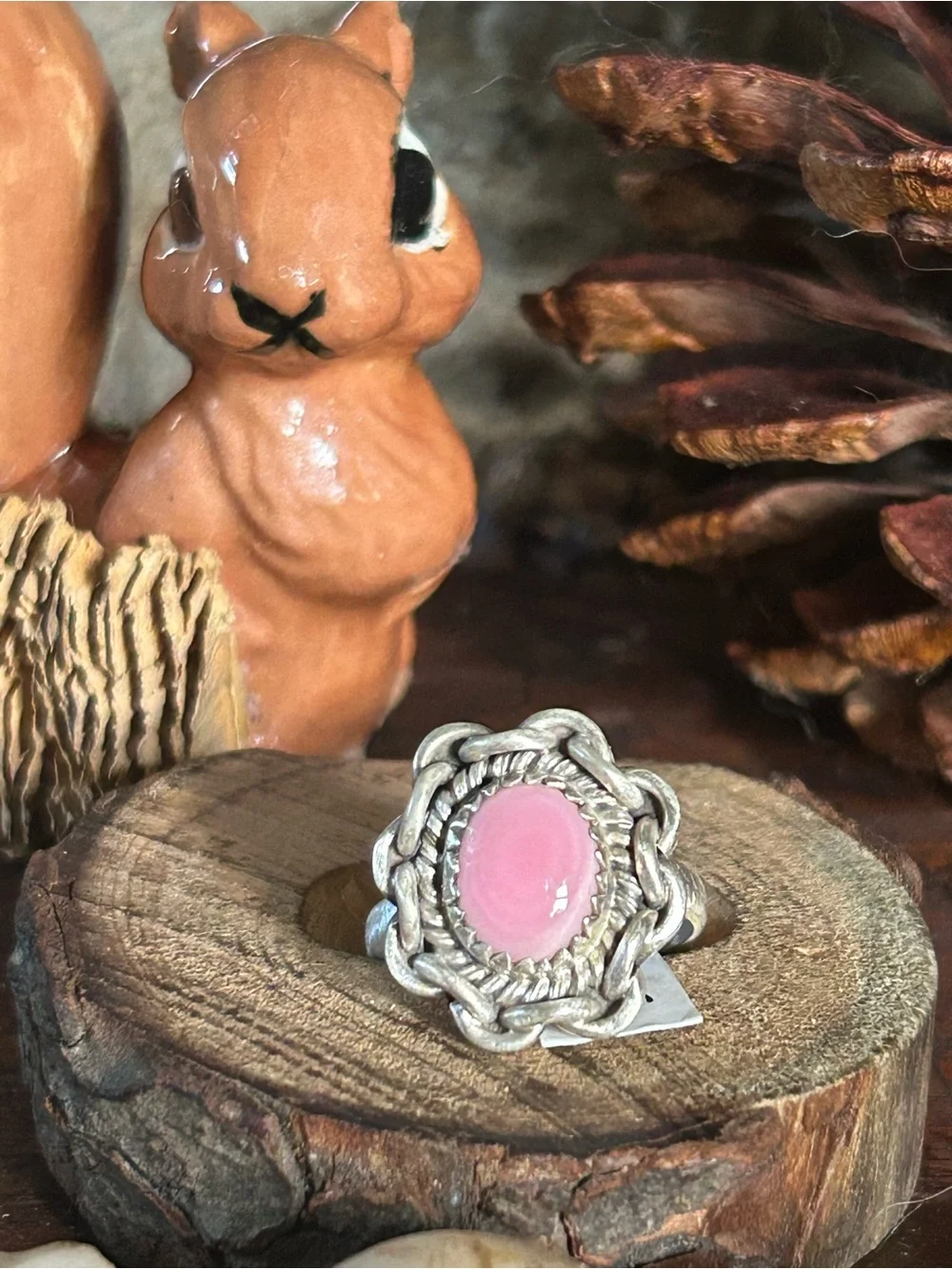 925 Sterling pink conch lovely details ring